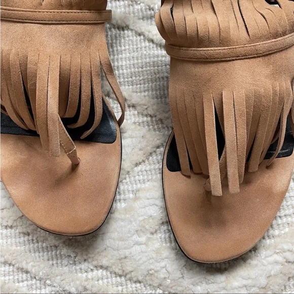 GUCCI Becky Suede Fringe Thong Sandals in Tan Color